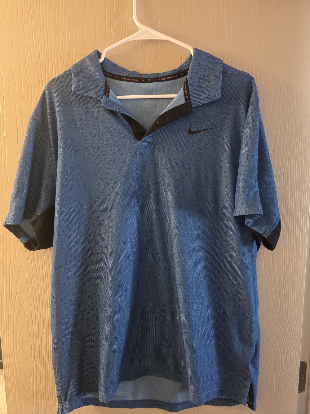 Nike Tiger Woods Collection Men’s Blue Performance Polo with Contrast Trim